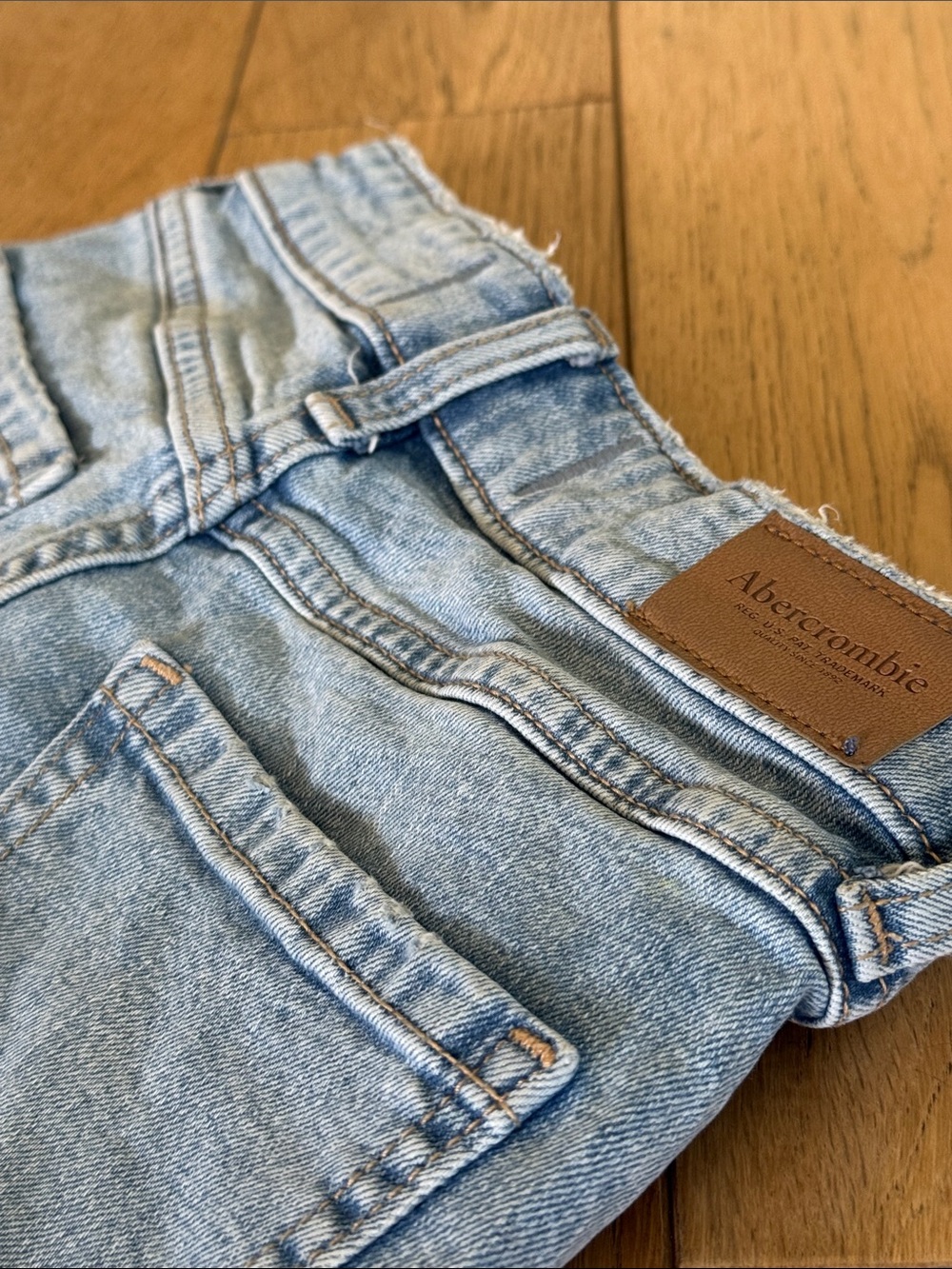 Girls high rise wide leg light wash jeans - Picture 3 of 4